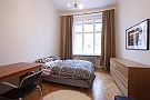 Jednorozec Apartments - Londynska Balkon Schlafzimmer 2