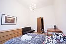 Jednorozec Apartments - Londynska Balkon Schlafzimmer 2