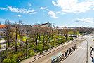 Prague centre apartment - Charles Square apartment Blick auf die Straße